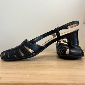 Naturalizer Dora Black Leather Slingback low heeled Sandals-Size 6.5 M- Academia